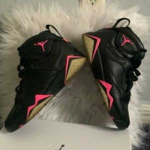 Retro Jordan 6s “black hyper pink“